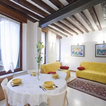 Lista Di Spagna Near Station Santa Lucia Appartement *